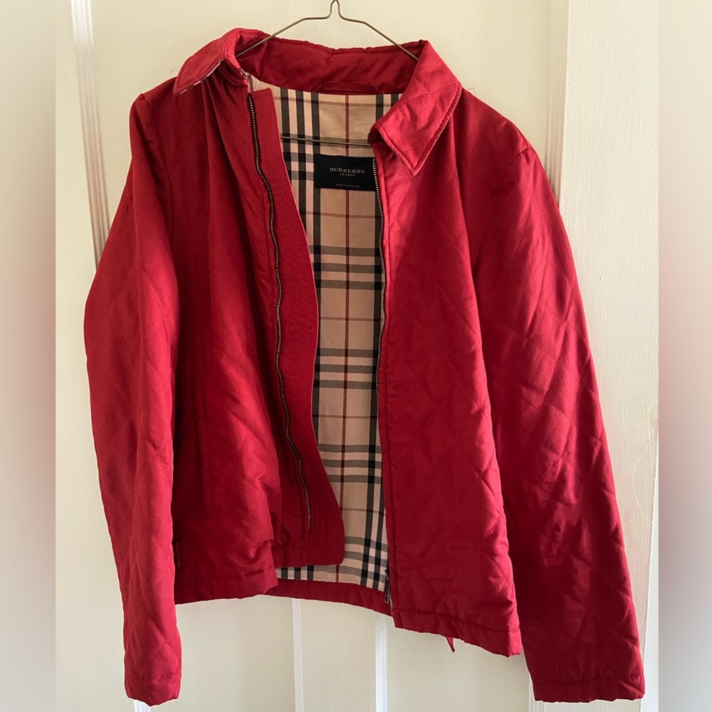 Medium Burberry red cropped quilted jacket